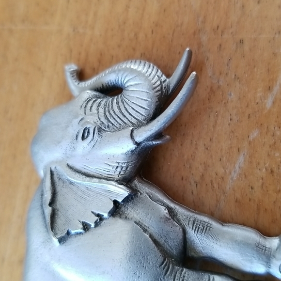 Vintage JJ Pewter Elephant Brooch - Picture 3 of 4